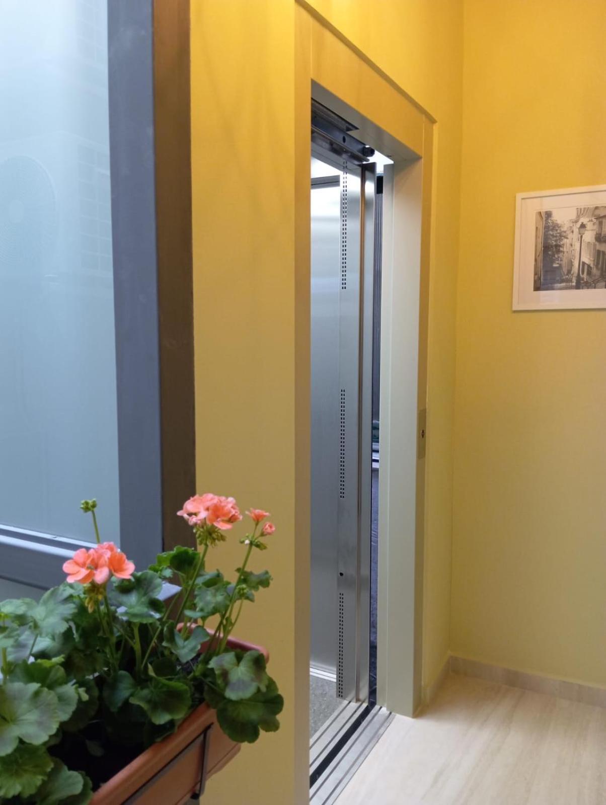 Warm Harbor Apartment Santa Coloma de Gramanet Exterior foto