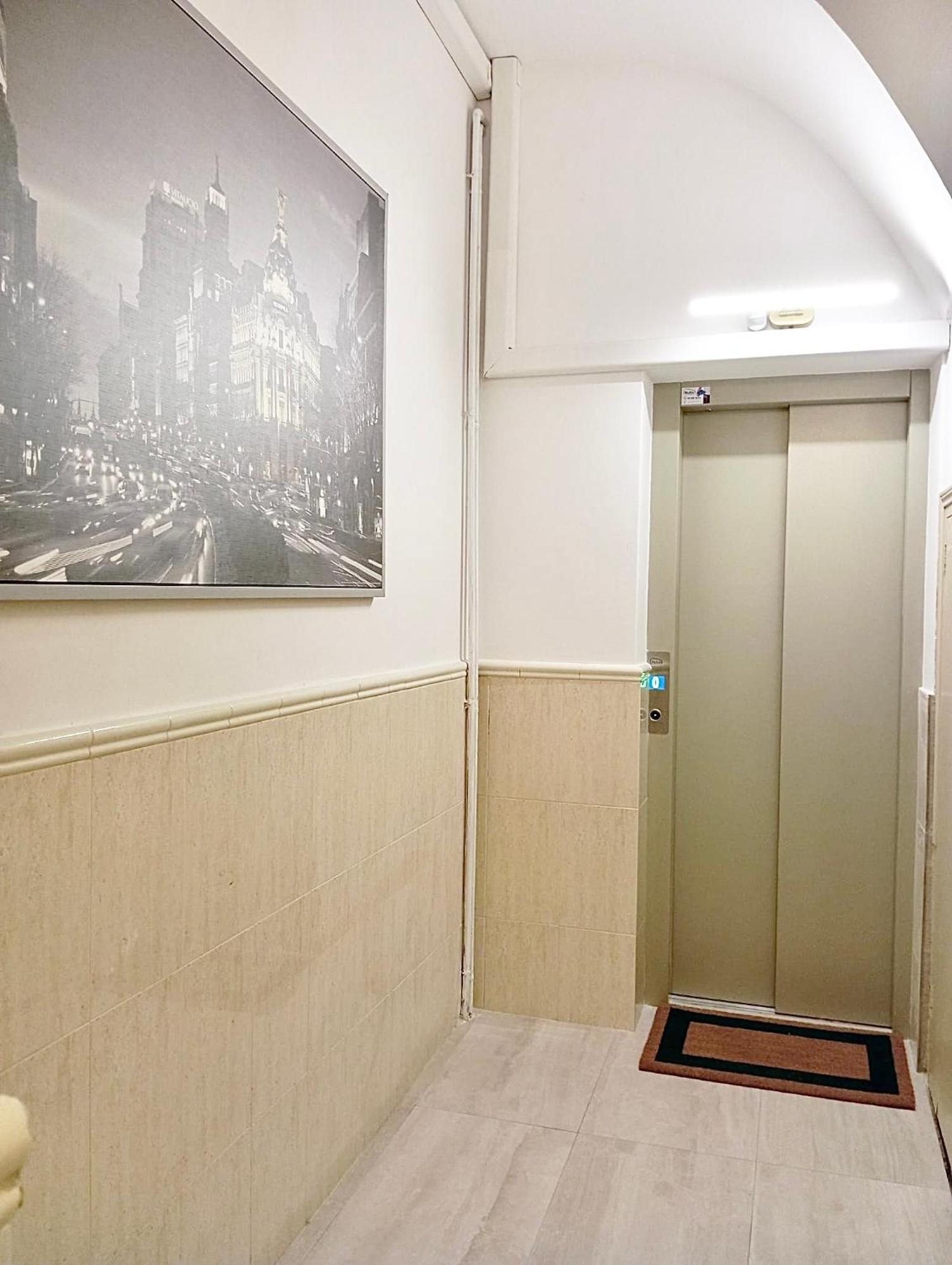 Warm Harbor Apartment Santa Coloma de Gramanet Exterior foto